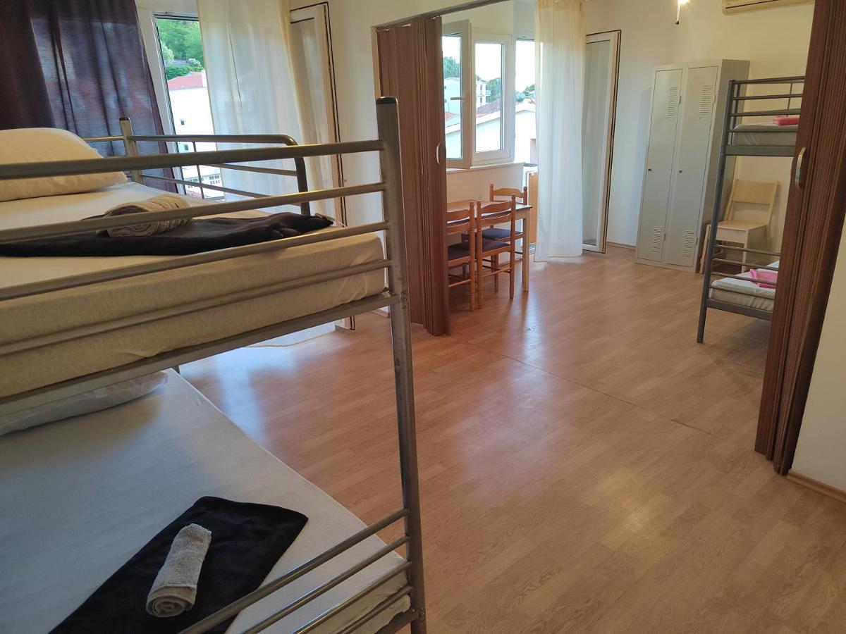 טרוגיר Hostel Rasema מראה חיצוני תמונה